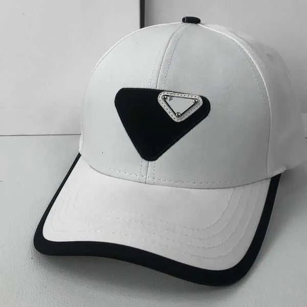 Designer Ball Caps Coppia Stile Etichetta laterale Colore caramella Gronda curva Cappello da baseball Parasole Protezione solare Cappello con lingua d'anatra Cappello da sole da equitazione all'aperto Cappello da ciotola Cappello da palla 2RQ9R