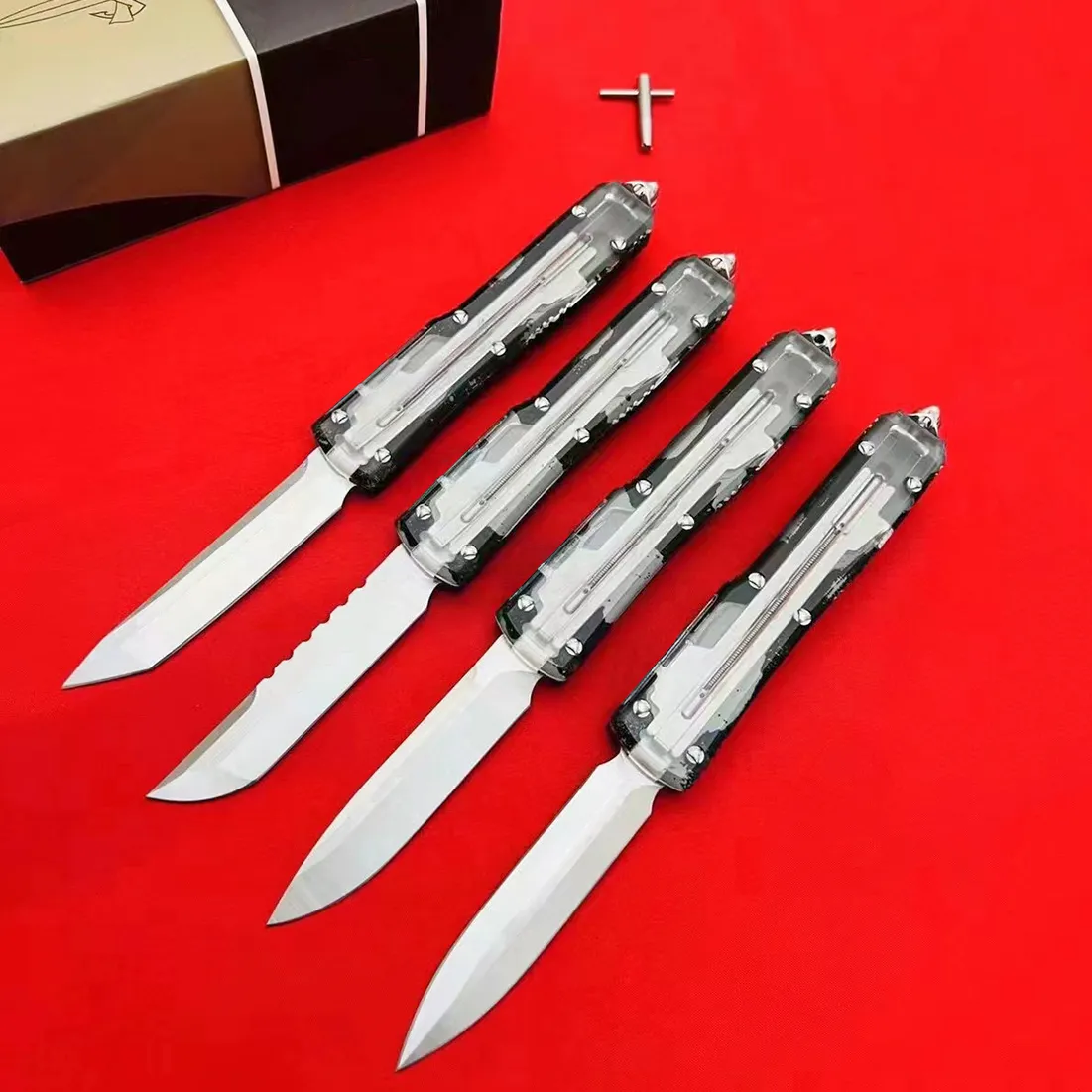 Couteau tactique automatique de haute qualité D2 lame satinée en aluminium d'aviation avec poignée en acrylique transparent couteaux tactiques de survie en plein air avec sac en nylon