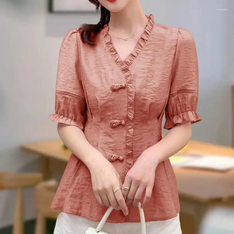 Kvinnors blusar sommar avslappnad solid färg skjorta mode kinesisk skiva spänne kvinnliga kläder ätbart träd skarvad elegant v-hals blus