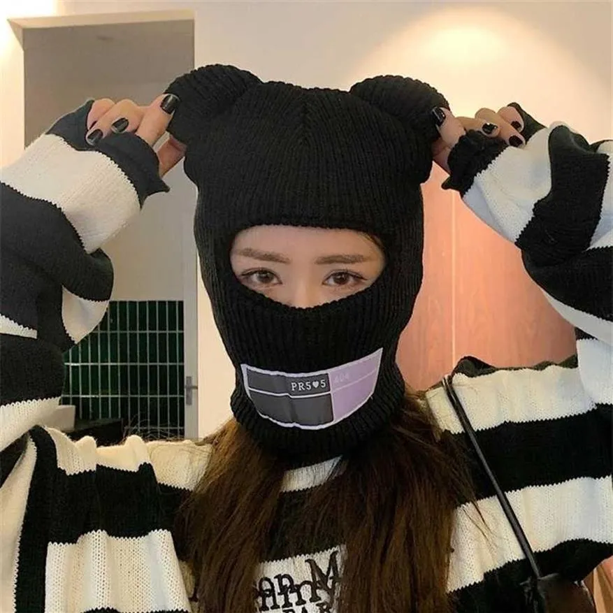 Niedźwiedź uszy BALACLAVA Panie 1 dziura maska ​​narciarska ręcznie robiona Crochet Full Face Wooly Hat Cute Girl Winter Streetwear Warmowa czapka 220105249m