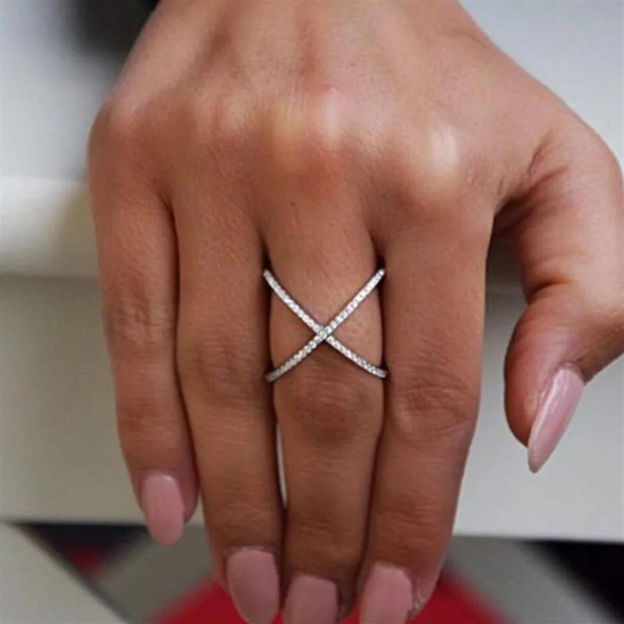 Pierścienie klastrowe Pierścień Cross Plated x Solid Cyrcon Crystal PAVE Przezroczysty kamienie układu rozmiar 6 7 8 91972
