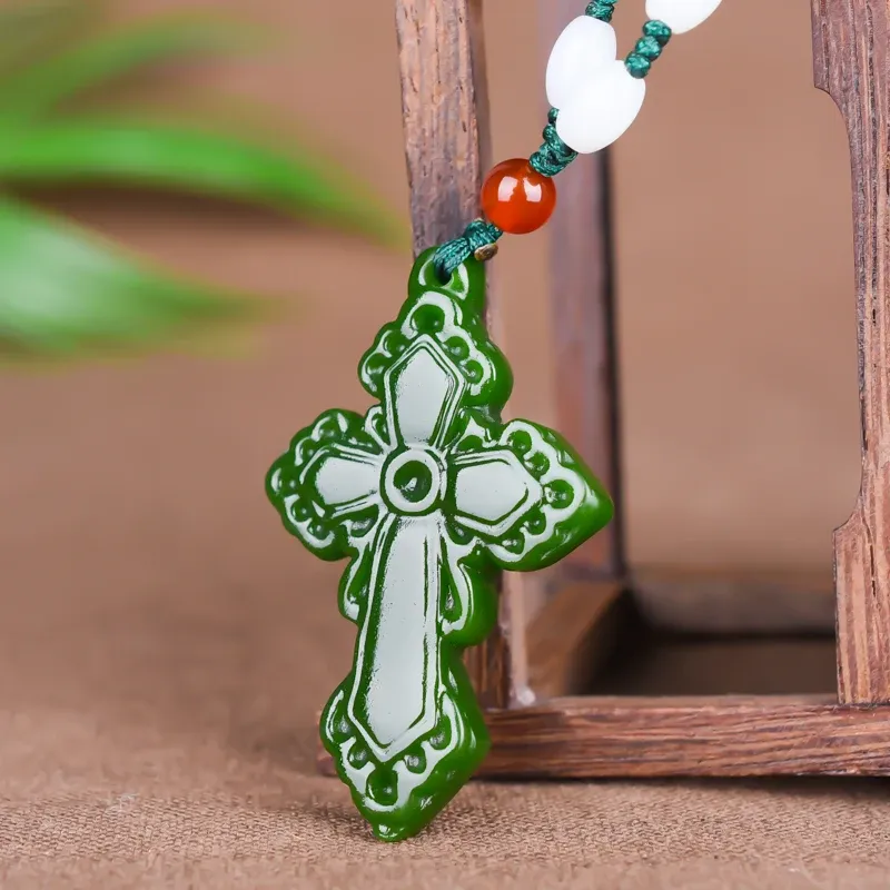 Collier pendentif croix de Jade vert naturel chinois, breloque sculptée à la main, bijoux en jadéite, amulette porte-bonheur à la mode, cadeaux