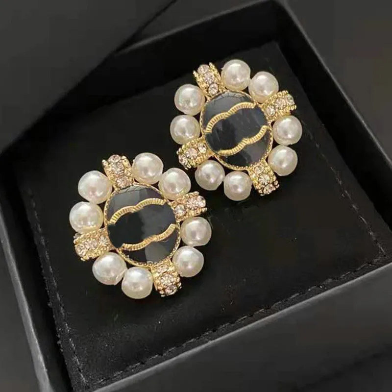Stud voor vrouwen Simple Temperament Golde Letter Letter Pearl Earrings Designer Sieraden Geschenk