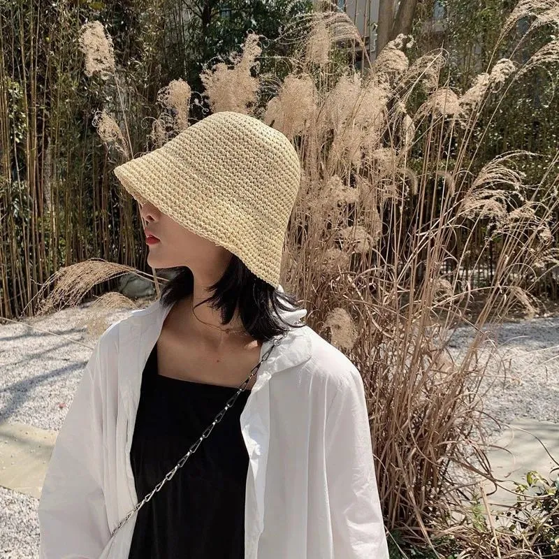 Chapeaux à large bord 2023 Vacances d'été Femme Chapeau de paille pliable à la main Crème solaire Panama Caps Casual Vacances Seau Pêcheur Plage