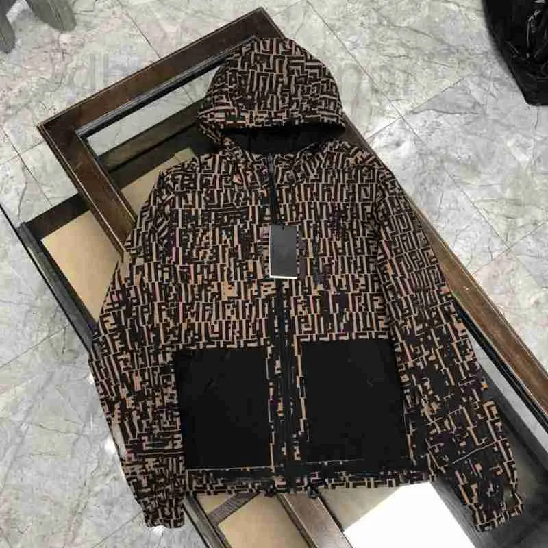 Mężczyzny Plusowe odzież placu odzieży designerska męska męska płaszczowa kurtka odwracalna! Podczas składania różnych drukowanych tkanin w celu projektowania osobowości Naku