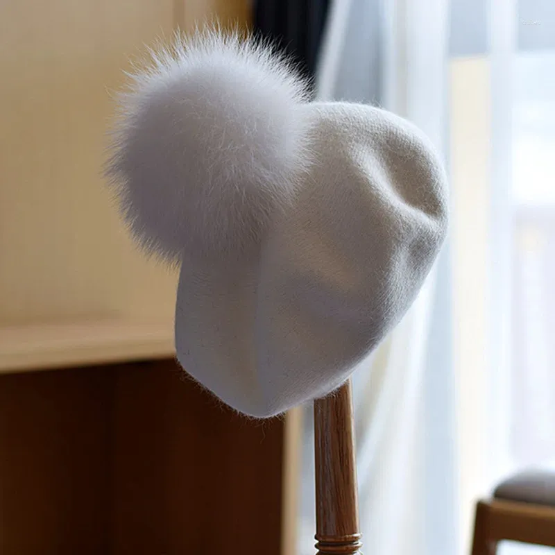 Berretti Berretto in morbida lana lavorata a maglia con palla di pelo caldo e casual Cappello da pittore giapponese carino per donna