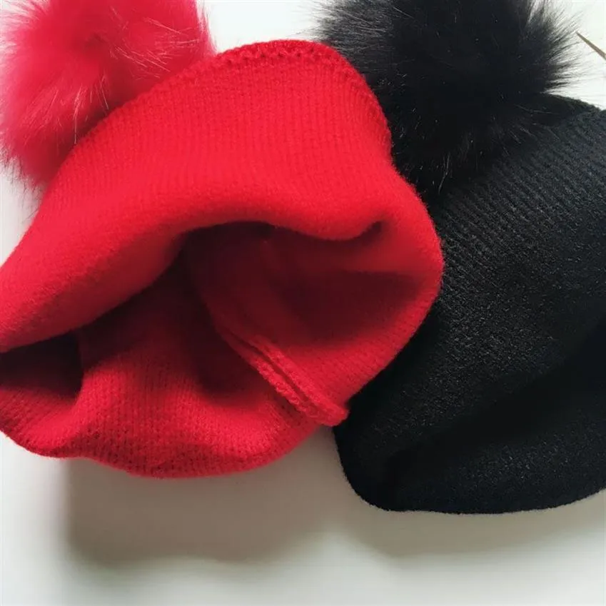 Kvinnans designer Vinterbrev Beanie broderi hatt pompoms kvinnor mjuk stretch kabel stickad pom poms kashmir hattar kvinnlig varm s270c