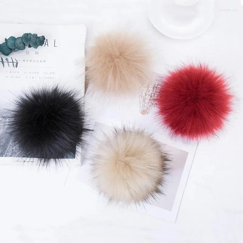 Keychains 12pcs/lot 12cm 수제 DIY 인공 너구리 볼 False Hairball Hat Pom 도매 모자 모피 FOMPOM F021