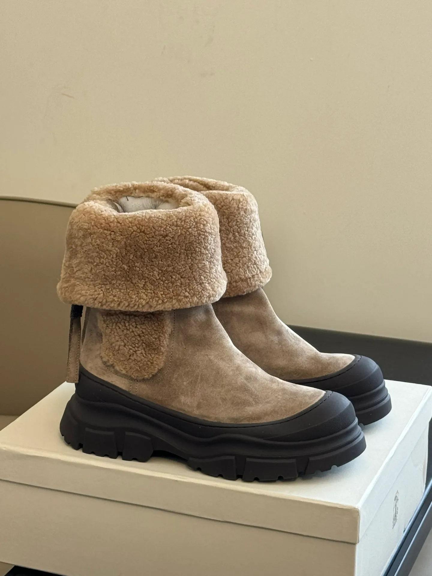BC2023 Autumn/Winter New Wool Short Boots Woman Designer Boot Ultra Mini Platform Boot Prezent świąteczny