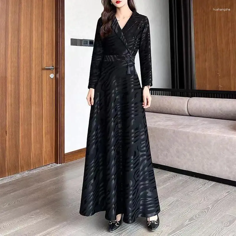 navy blue dress for baby girl How to wear a dress in winter? main image 0
