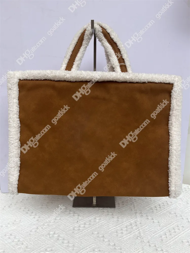 Designer Duffle Tote Bag Winter New Lamb Plush Påsar Brown Black Crossbody Totes Borsa Women Men Down Bag