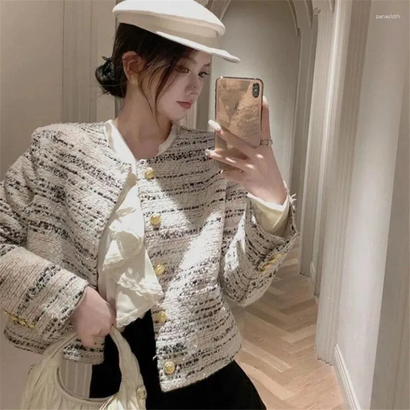 Kvinnorjackor Fashion Celebrity Lady Guldknappar Tweed Short Jacket 2023 Fall French Elegant Woven Coat O Neck Cardigan Chic Outwear