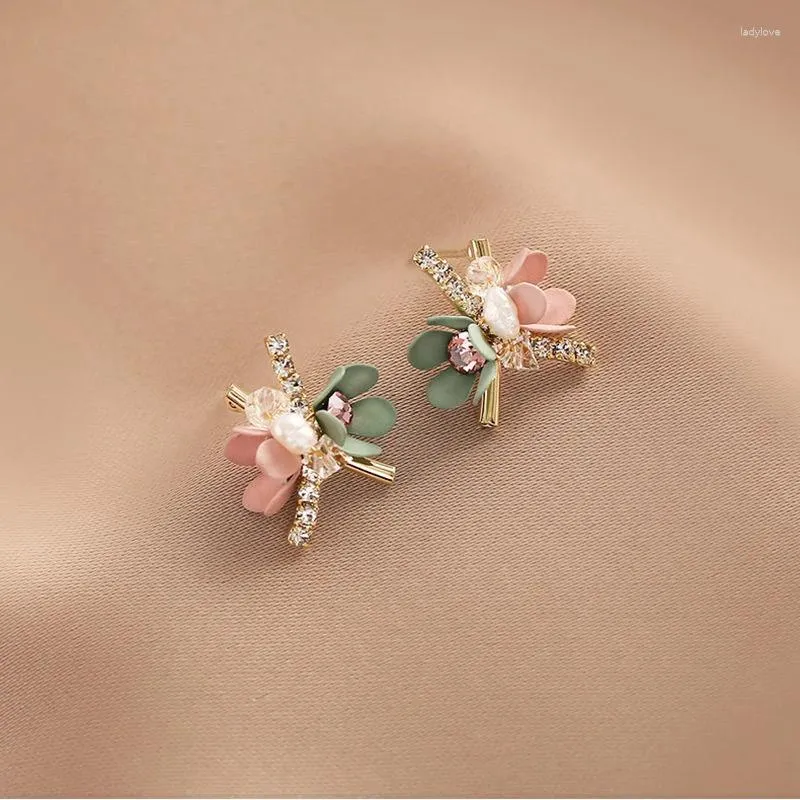 スタッドイヤリング韓国のトレンディな手作りの女性のためのカラフルな甘い花光沢のある宝石のファッションoorbellenギフト