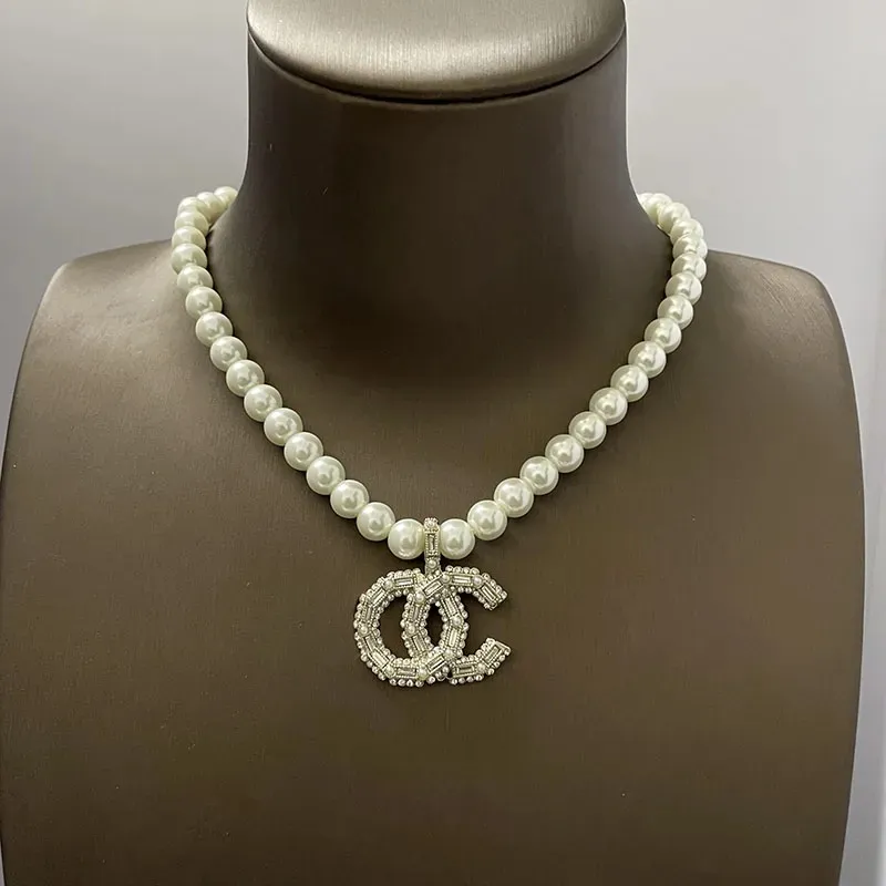Collar de diseñador de moda para mujer, collar de cadena con colgante de doble c, collares de perlas de diamantes, joyería, regalo de fiesta de boda