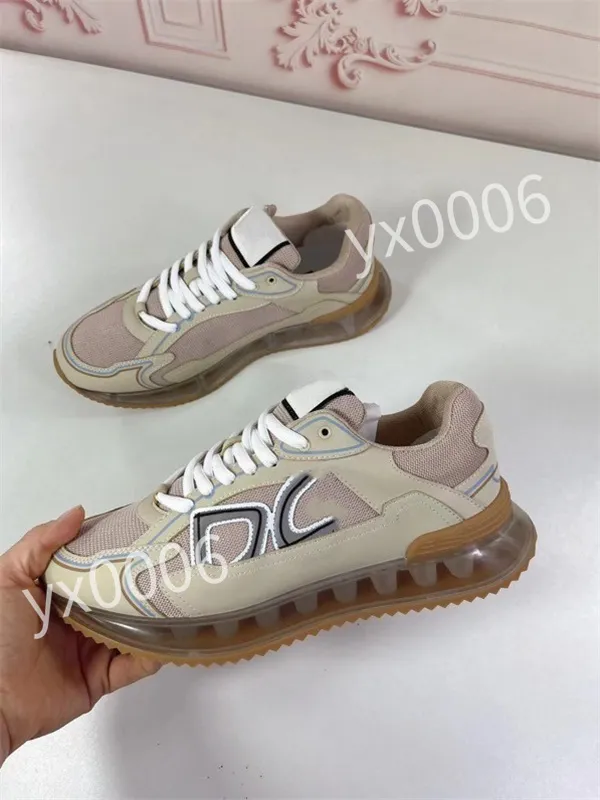 2023 Top New Luxurys Designer Chaussures de sport à la mode pour hommes et femmes, noir blanc, chaussure à semelle épaisse rétro décontractée, portant et attachant des lacets jsml230508