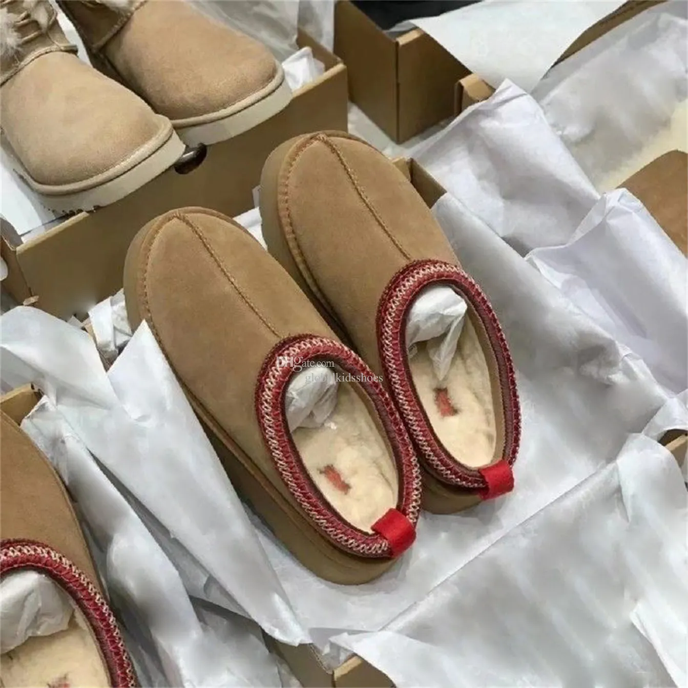Chaussures de créateurs Tasman Pantoufles Tazz Pantoufles Designer Slides Australie Bottes Femmes Pantoufles Mules Ultra Mini Plateforme Botte Slip-On Fourrure Daim Chaud Épais Bottes de Neige