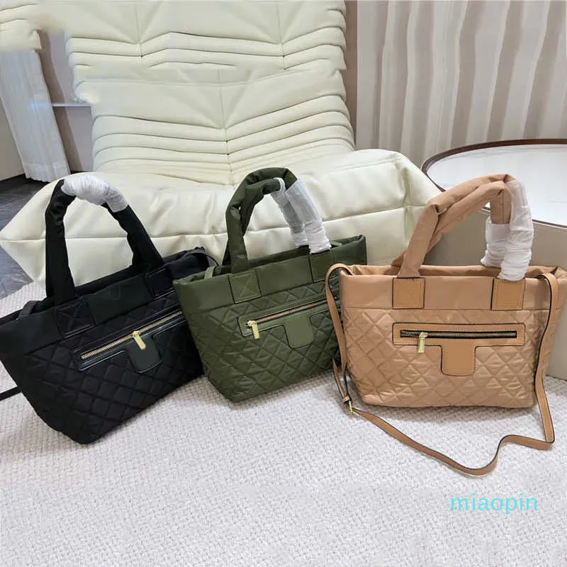 2023-Luxurys Handbags Womens Tote Bag High Quality Tote Satchels Shoulder Bags Branded Soft Shopping Nylon Square Handel Laptop