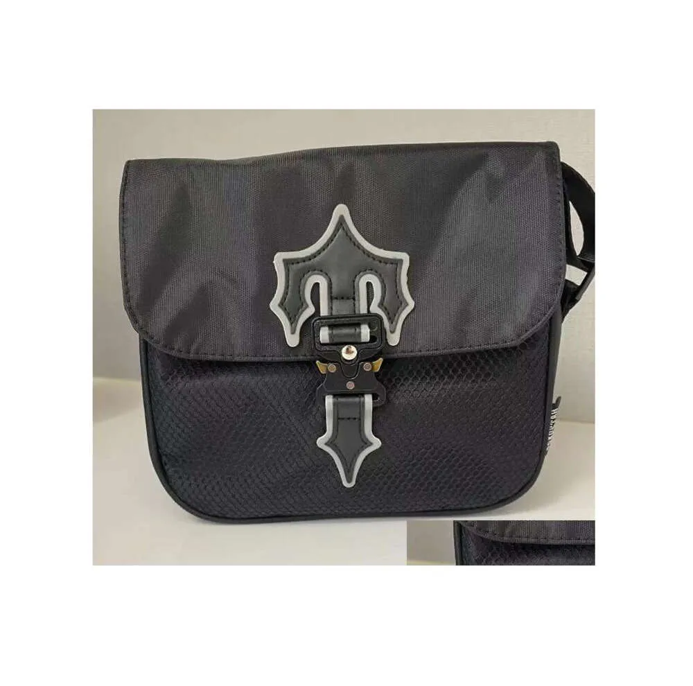 NNB Messenger Bags 2023 Irongate T Crossbody Bag Reino Unido Londres Moda Bolsa Impermeável Trapstar Luxo Designer Sports College Drop Deliv Dhay 663ess