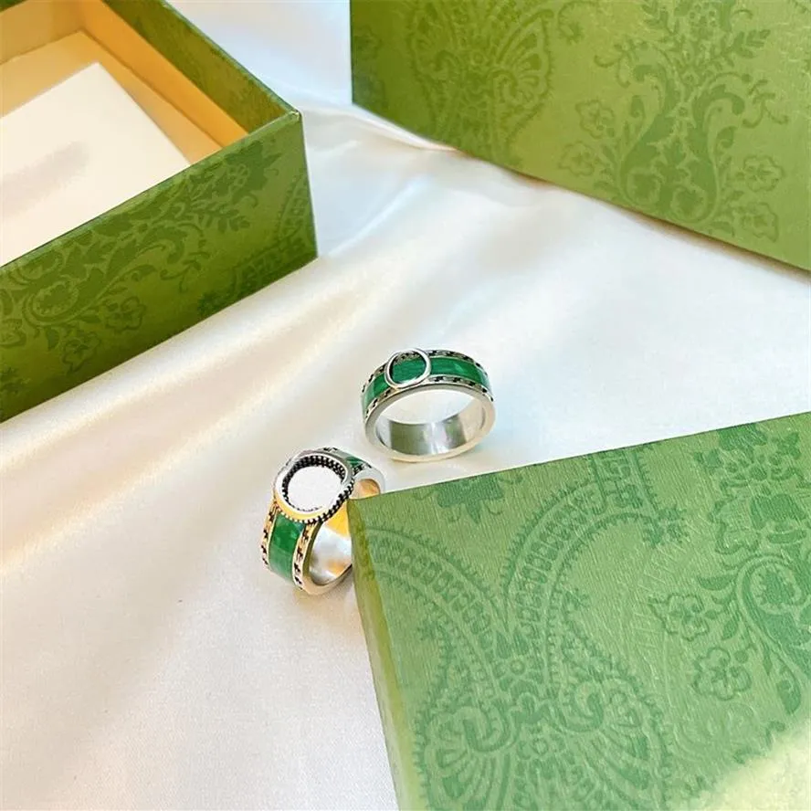 2021 Nya ringar Emalj Designer Ring smycken Luxury Emerald Green Womens Lady Elegant Letter Electroplate Habbly254o