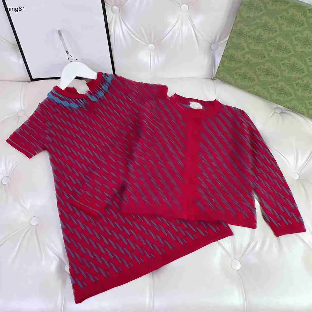 女の子のためのブランドドレススーツ秋のベビーコットンニットデザインセットサイズ100-160 cmコントラストレターJacquard Cardigan and Polo Skirt Oct10