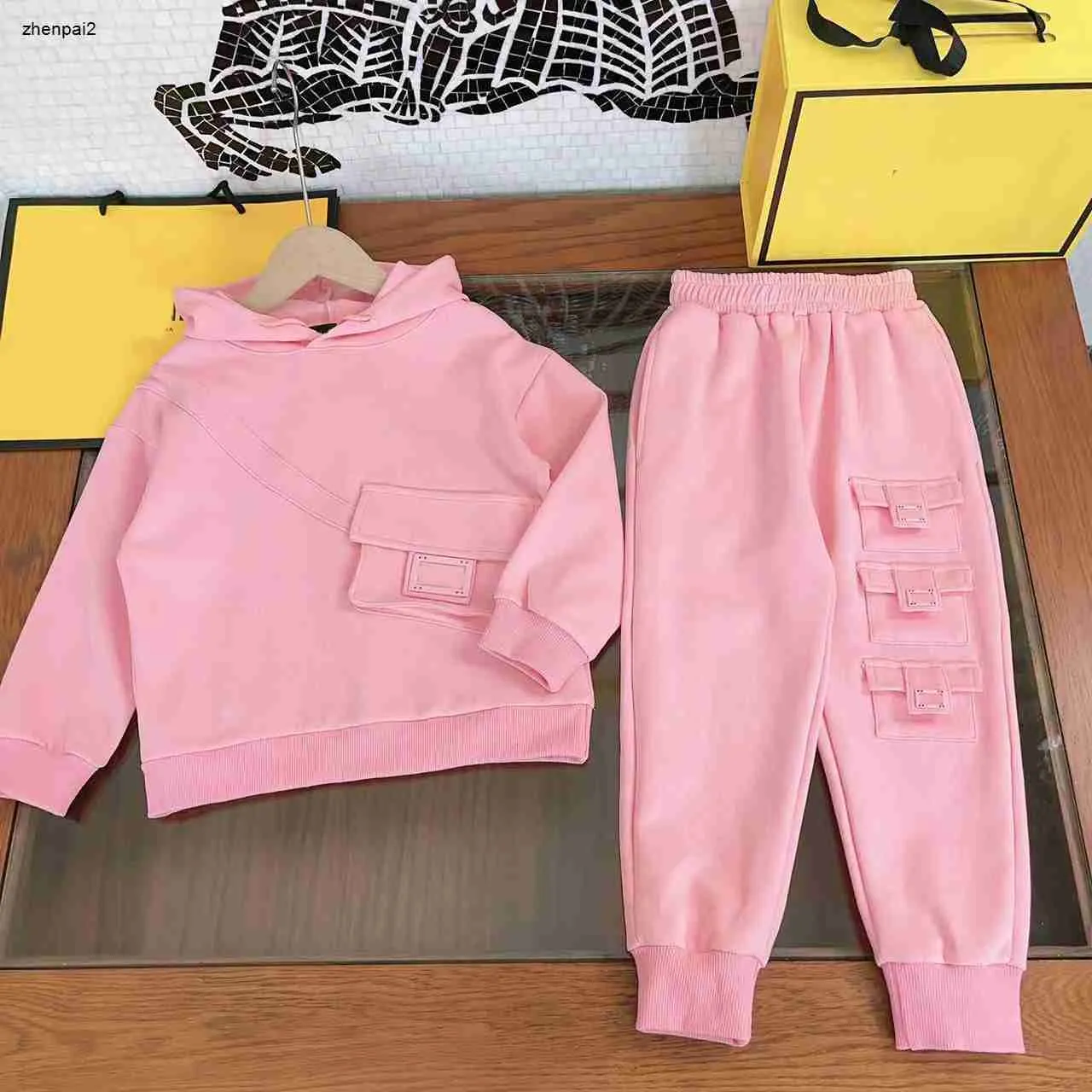 Luxury Tracksuits Designer Kids Suits Baby Autumn Sets storlek 90-150 cm 2st Cmultiple Flap Pocket Decorations Hoodie and Pants Aug24