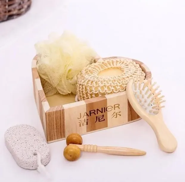 Coffret cadeau promotionnel en bois en forme de cœur, accessoire de bain, éponge en Sisal/peigne en bois/brosse de Massage/Spa/cadeaux de bain, nouveau 320QH 6 pièces