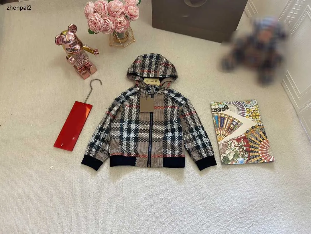 luxury designer Kids zipper Coats fashion Child Hooded Jacket Size 100-160 CM Pixel small grid pattern Baby overcoat for boys Aug30