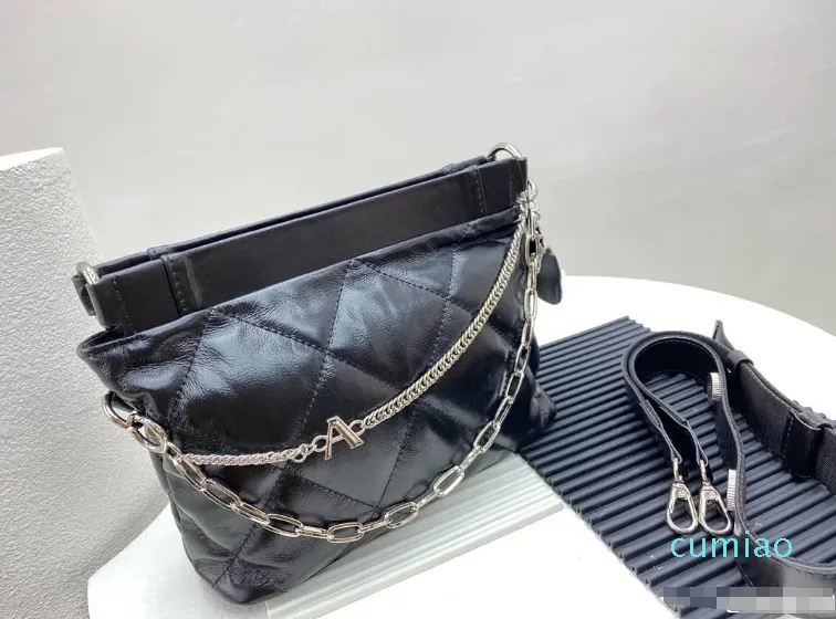 Borsa da donna in pelle super morbida Pochette elegante e pratica con catena di lettere in stile moderno Borsa da donna di lusso Hobo marrone nero