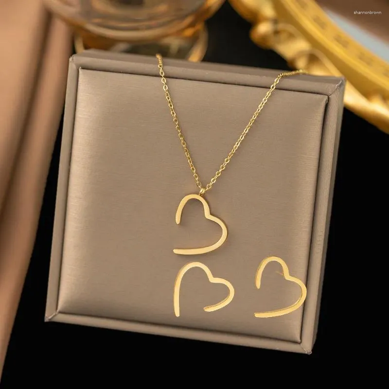 Collier Boucles d'oreilles Set en acier inoxydable Minimaliste Love Heart Pendentif For Women Deprofproof Gold Color Fashion Bijoux Gift Party