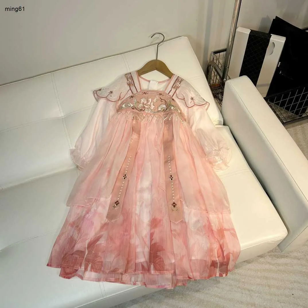 Varumärkesflickklänning Designer Babykläder broderad blommor dekoration barn frock storlek 110-150 cm utsökt traditionell barn han kjol aug11