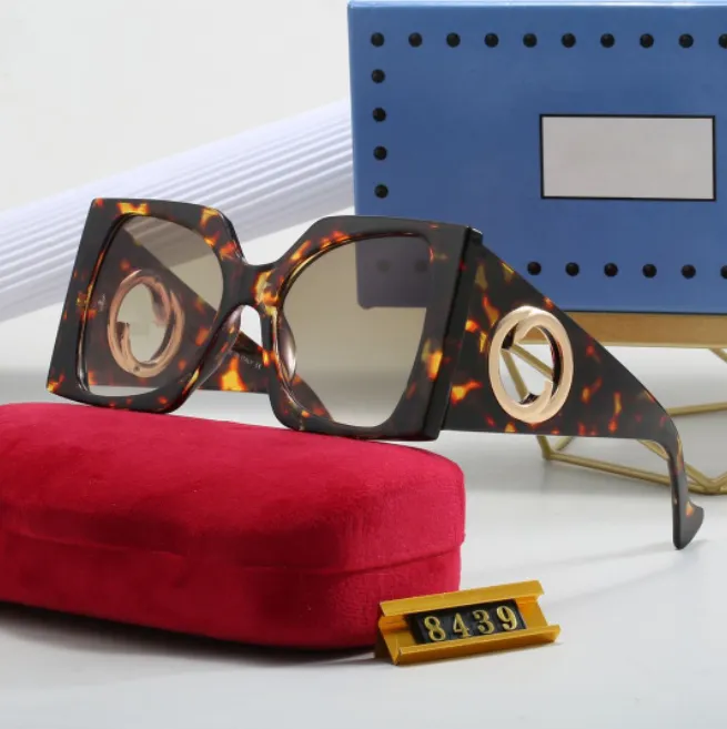 Diseño Moda Clásico Polarizado Verano Diseñador de lujo Gafas de sol Gafas de gradiente de gran tamaño Marcos Actitud Estuche Vintage con caja