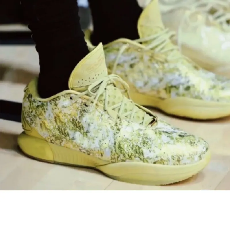 Gold basketball shoes deals