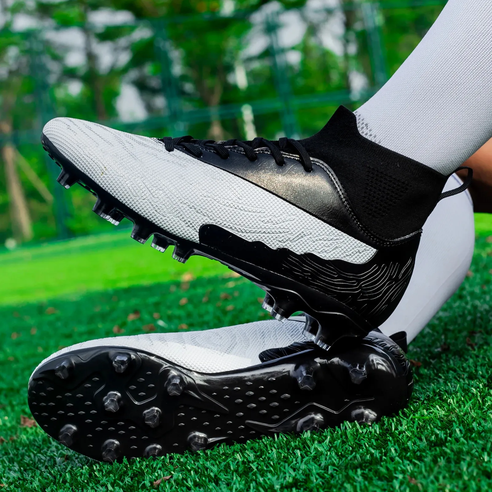 Dress Shoes Unisex Non-slip Football Cleats High Top Soccer Shoes With Long Spike Wear-resistant Turf Soccer Athletic Shoes 231016