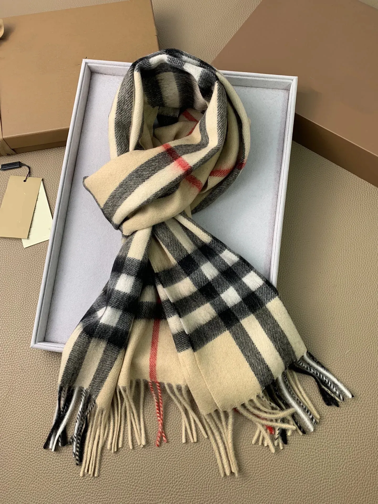 المصمم Cashmere Scarf Winter Men and Women's Long وشاح الأزياء الكلاسيكية لا تخرج عن أسلوب Care Plaid Cape