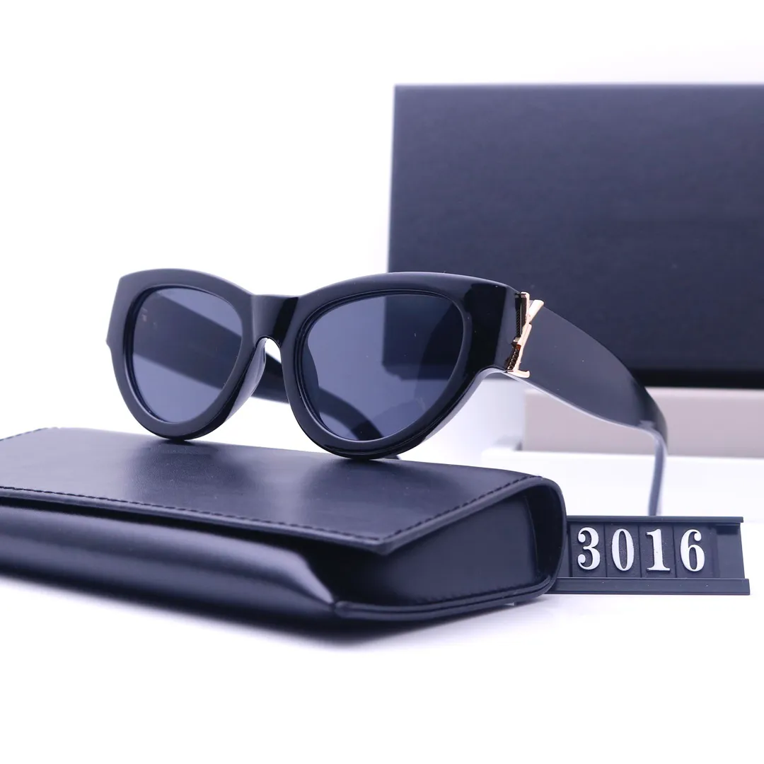 Designer solglasögon solglasögon för kvinnor lyxiga solglasögon bokstav UV400 design mode fasta färg mångsidig stil strand resor solglasögon valfri presentförpackning