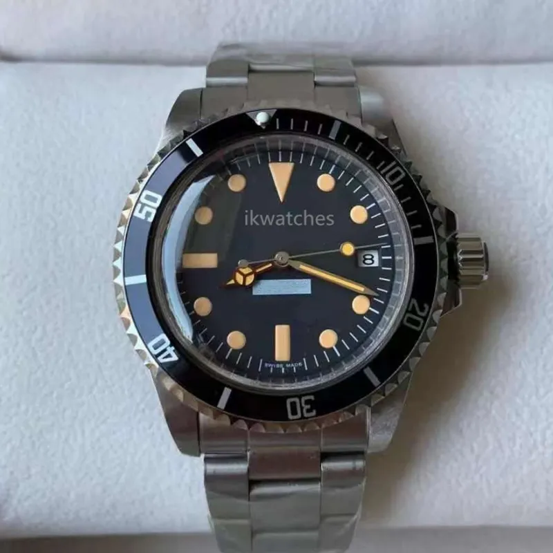 Data di orologio vintage di alta qualità orologio orologio meccanico Meccanico Orologi in acciaio inossidabile da 40 mm Black Face Hardlex Glass Retro Style 179