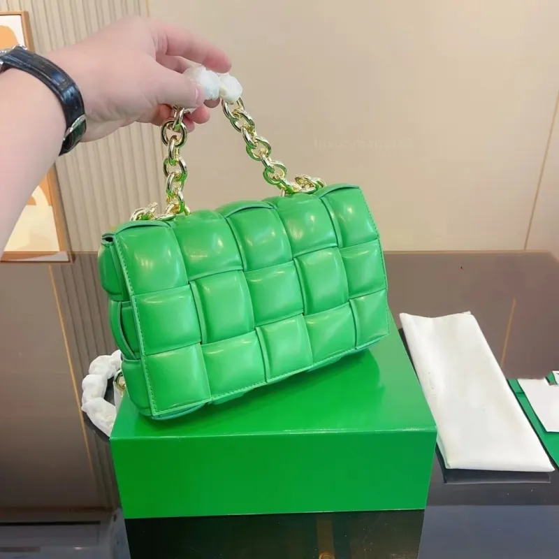 Designer axel bvbag kassett kudde påsar mjuk väska lady läder flicka crossbody handväskor klassisk högkvalitativ stor vävd tredimensionell väska ny stil