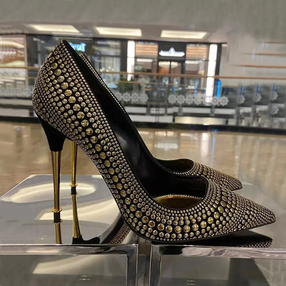Najnowsza najwyższej jakości metalowe kołki pompki sukienki ślubne buty szpilki obcasy 10,5 cm Kobiety Slip Flats Projektanci butów moda kryształ wieczor