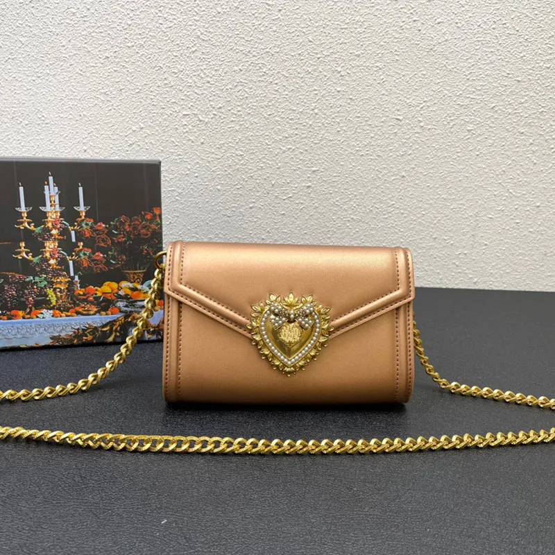 バッグ DOLCE&GABBANA Butterfly Bordeaux Handbag Butterfly Bordeaux Italian Leather Top Handle Handbag, Bag