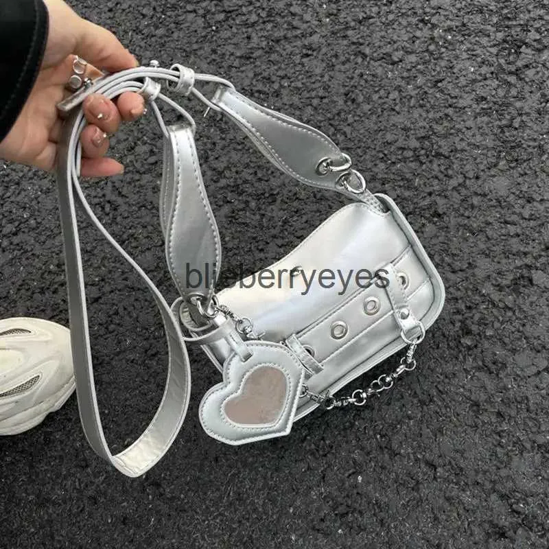 Cross Body Silver Style Leather Mini Cross Body Påsar för 2023 Nya lyxiga Crossbody Bag Chain Handväskor och BleBerryeyes