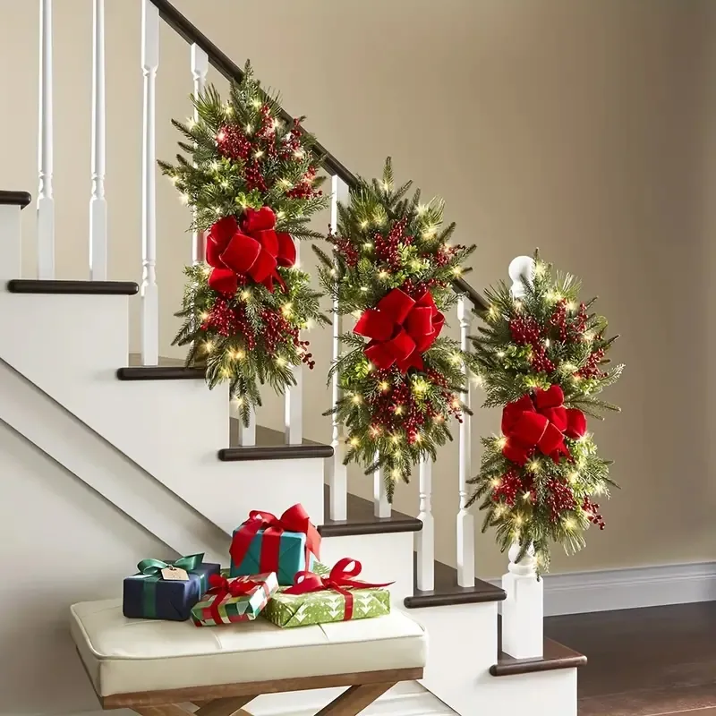 1PC、クリスマスの装飾階段の花輪、赤い蝶、魚のスケールパインとベリーの装飾、クリスマスのぬいぐるみ壁の装飾、クリスマスの装飾spplies