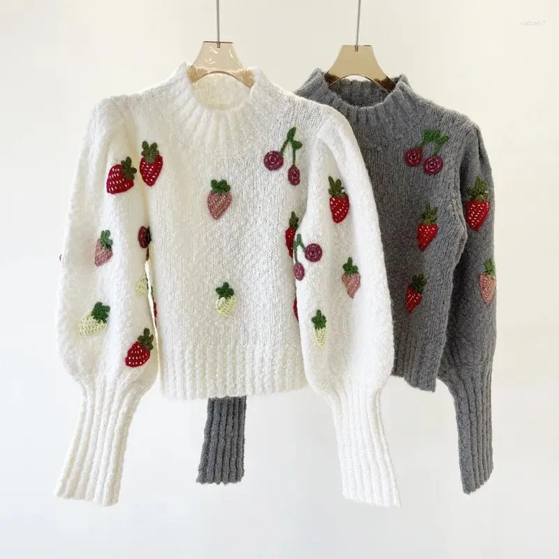 Kvinnors tröjor Strawberry virkning Kvinnor Söt tröja Lykta ärm Turtleneck Fashion Warm Ladies 2023 Winter Stickover