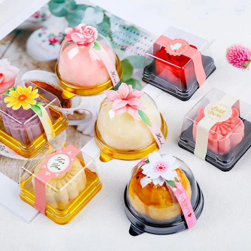 Confezione regalo 50 pezzi usa e getta rotondi tuorlo d'uovo croccante scatola per torta lunare quadrato in plastica mooncake scatole a cupola imballaggio dessert mousse vassoi contenitore