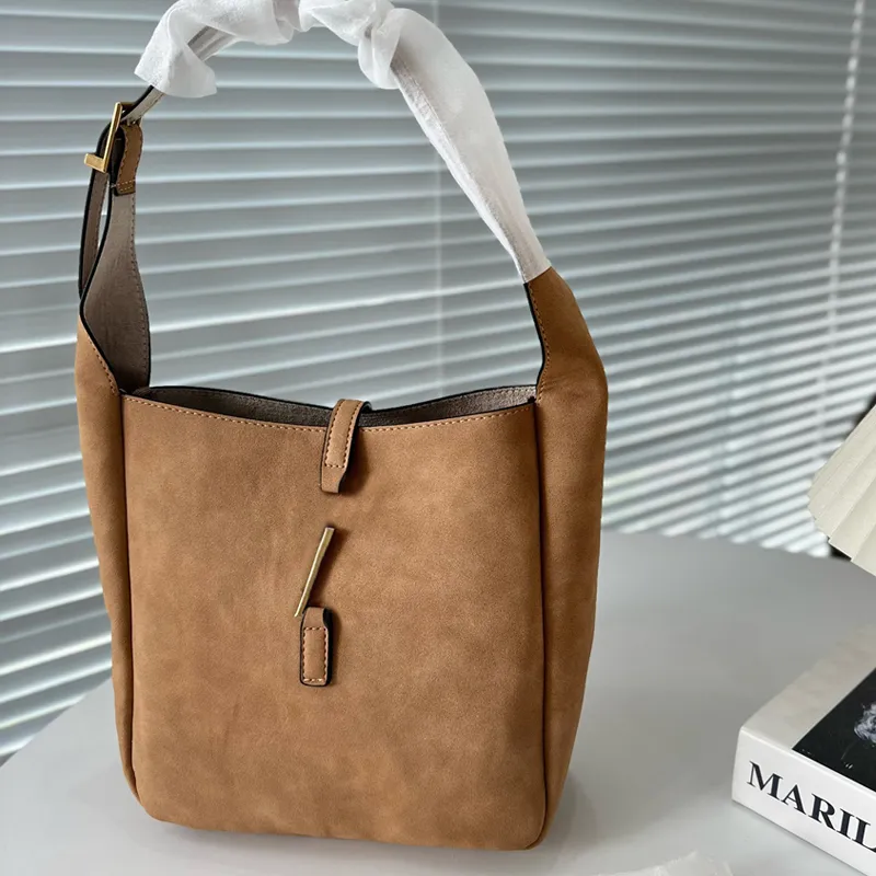 Sac fourre-tout en daim grande capacité sac à main printemps automne sac à bandoulière sous les bras lettre en métal boucle magnétique sacs Hobo voyage sac à main portefeuille interne à fermeture éclair