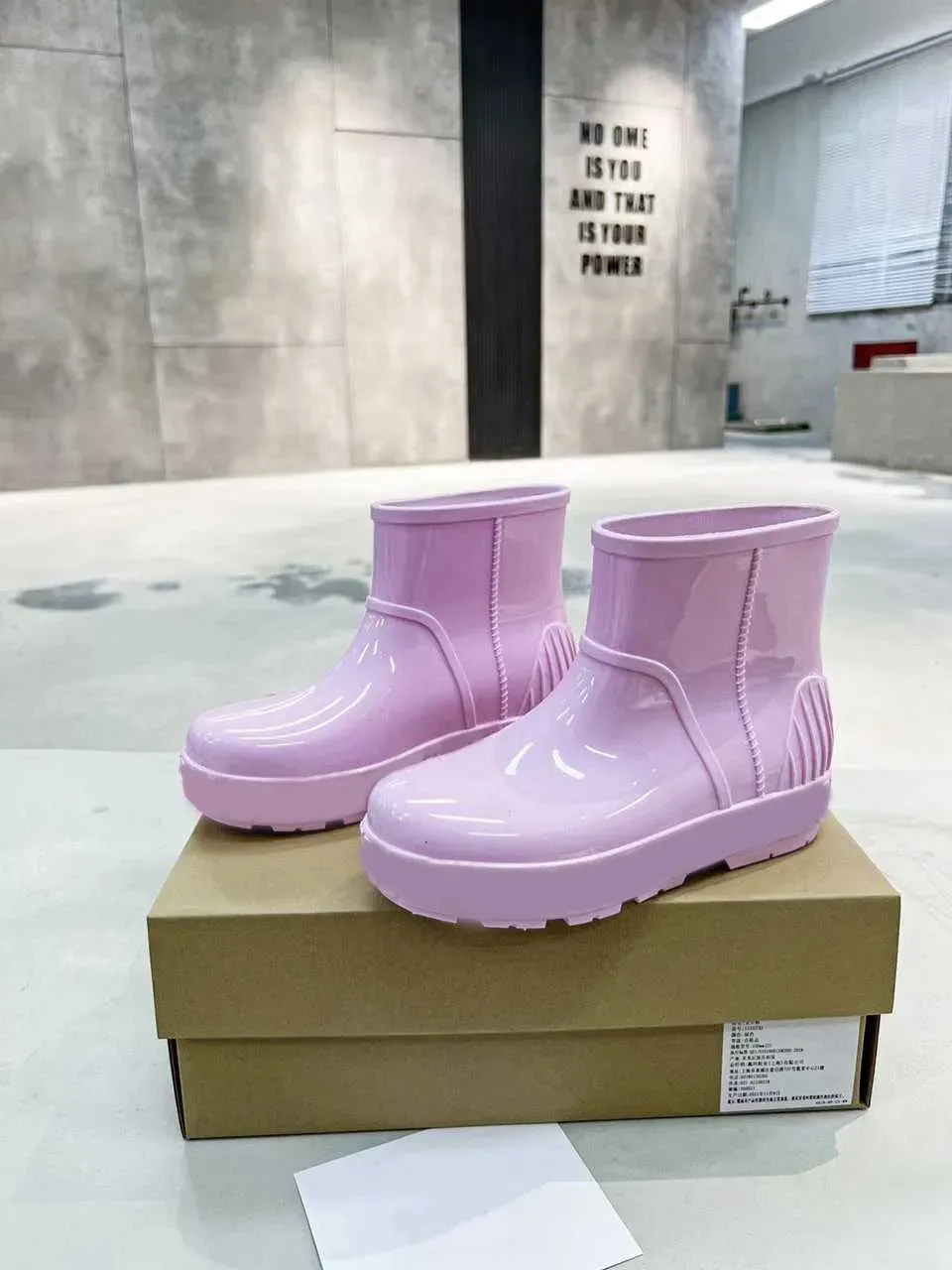 Designer Brand Snow Boots Fall Winter Women Rain Boot Candy Color Rubber Waterproof Shoes Walking Ankle Boots Casual Platform Booties PVC Cold Resistant Bootss
