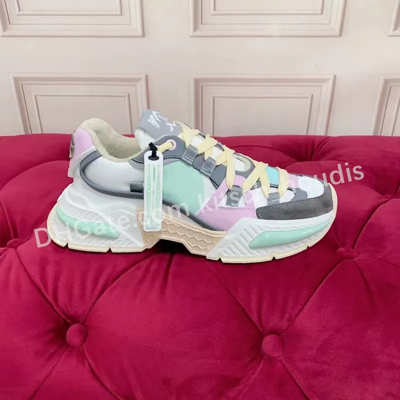 Modern top casual shoes