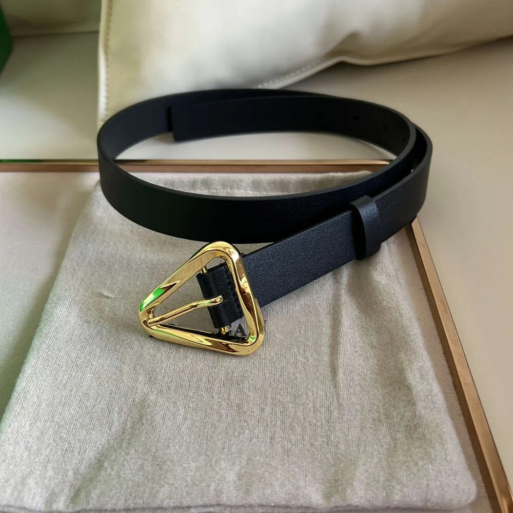 Leather Pin Buckle Waist Belt for Women Genuine Calfskin  display picture 3