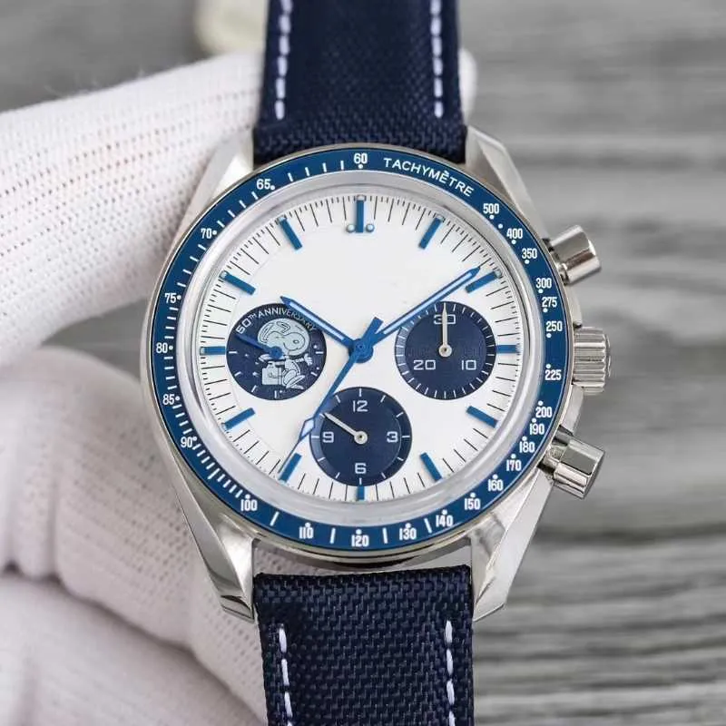 Uhrwerk: Mechanisch, fliegender Chronograph, automatisch, teurer Uhrenboden, dynamisch, hohe Qualität, rund um die Erde, Superrakete, Erde, drehender Saphir, großer Name