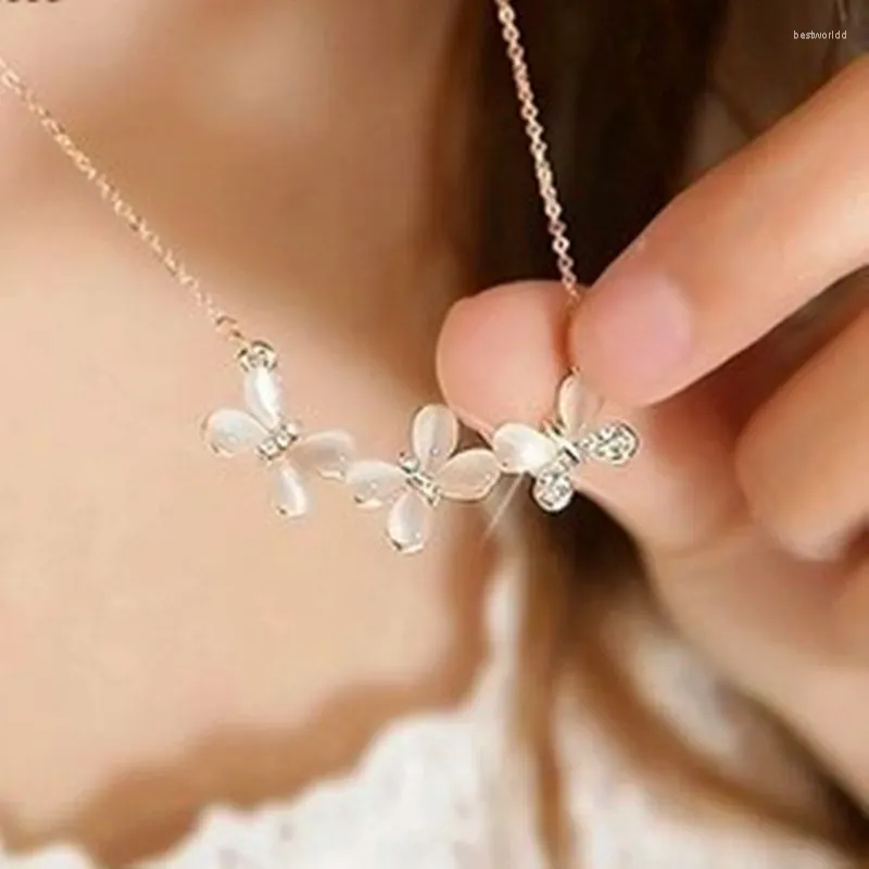 Pendentif Colliers S Mode Coréenne Élégant Luxe Étincelle Strass Opale Cristal Papillon Collier Cadeaux