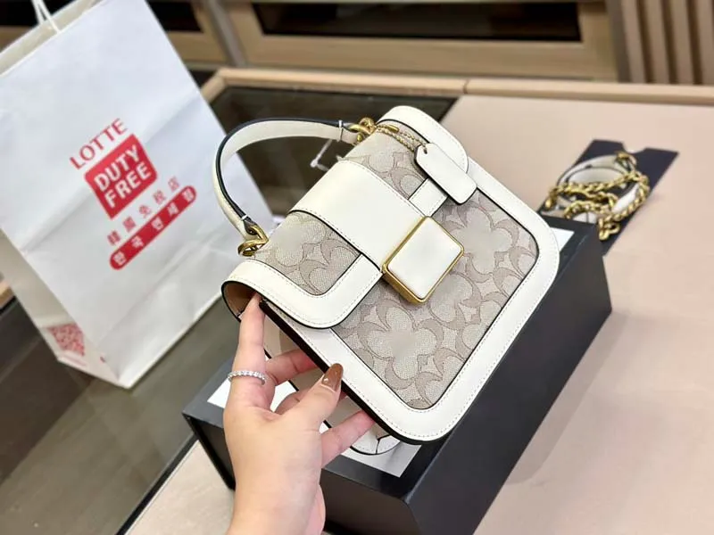 Designer Makeup Bag Cosmetic Luxury Flap Wanderer Bag Folding Box Cowhide Underarm Back Can also be Stranded Metal Chain Bag High Quality Portable Small Square Bag